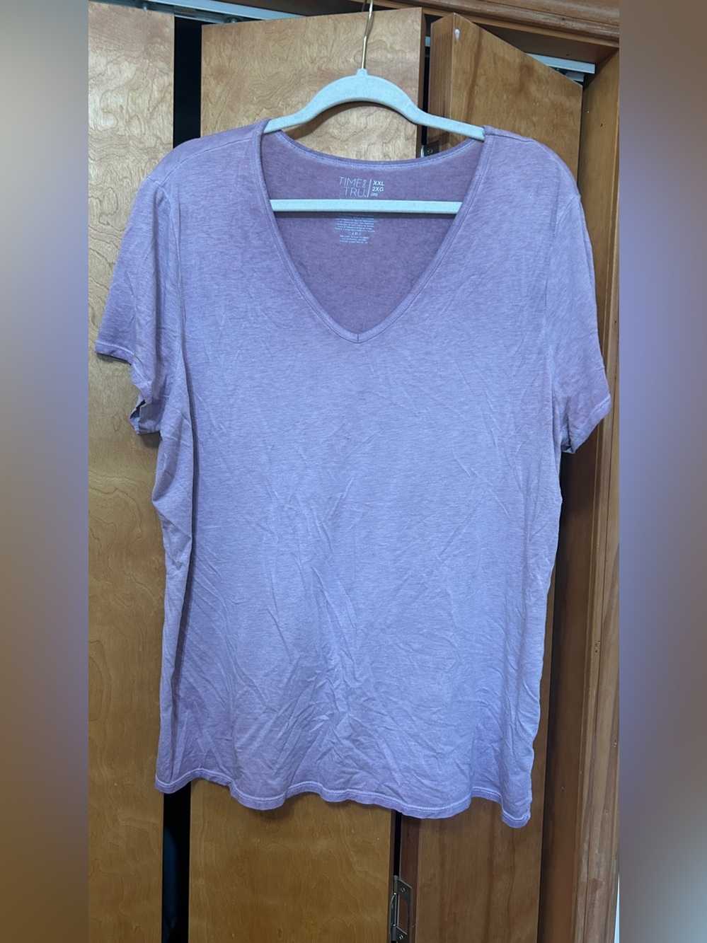 Time and Tru Dusty Lilac V-Neck Short Sleeve Tee